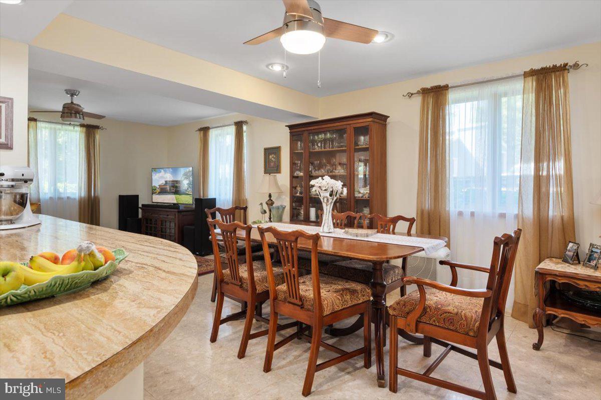 88 E Lake Dr