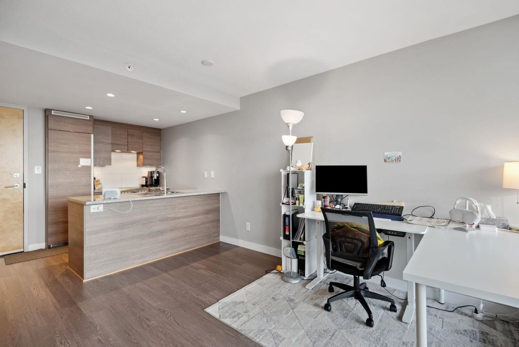 489 Interurban Wy, #1704