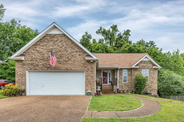 2649 Danbury Cir
