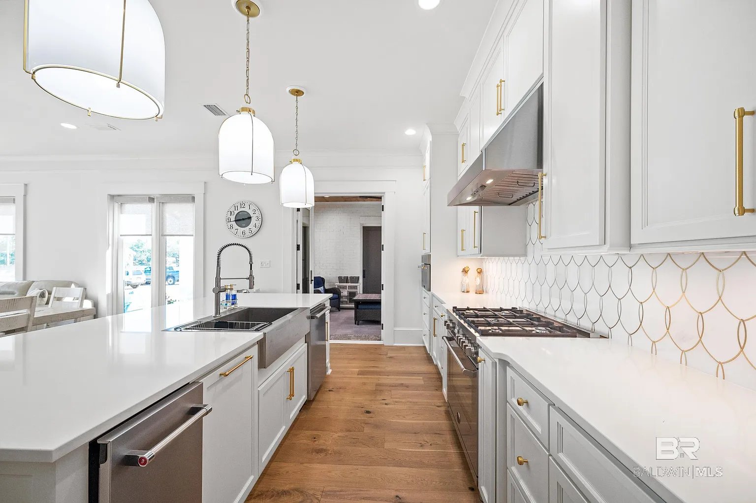 902 Inlet Cir