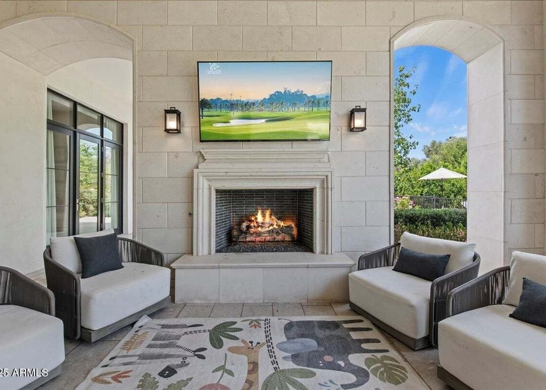 4423 N Camino Allenada