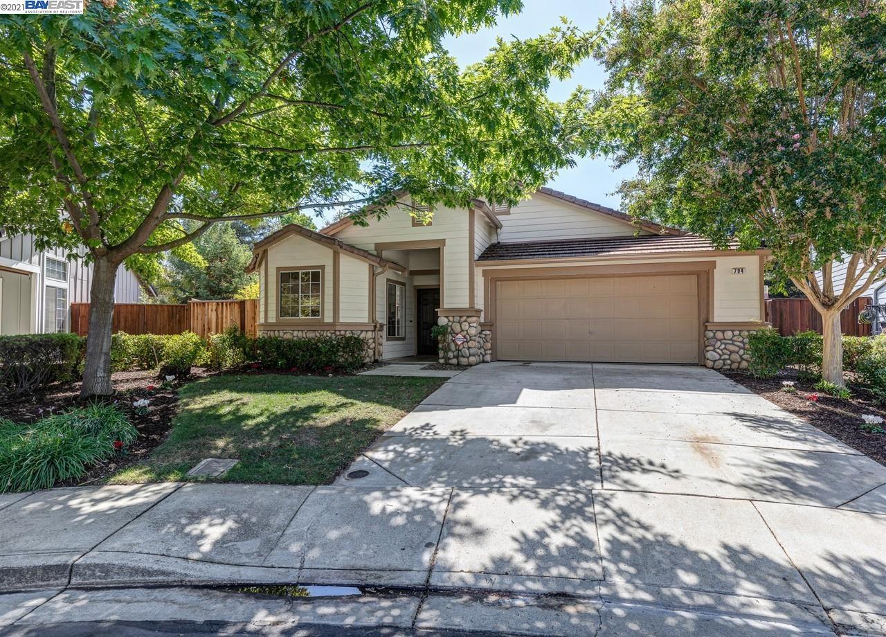 794 Saddleback Circle