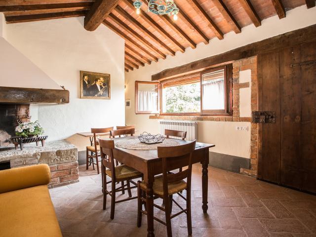 Enchanting Countryside Estate in Arezzo