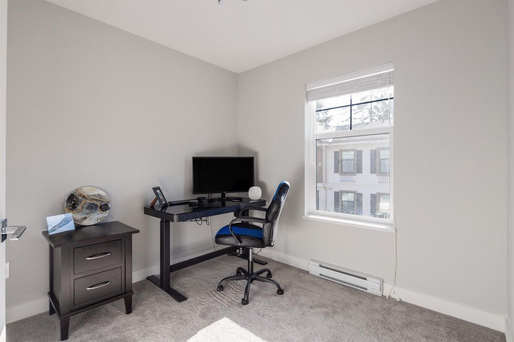 1818 Harbour St, #4