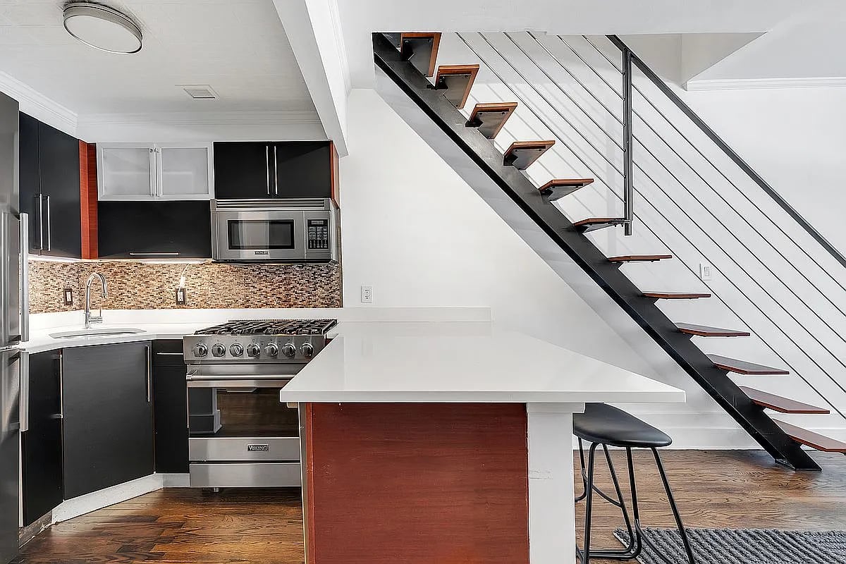 184 Thompson St #1S
