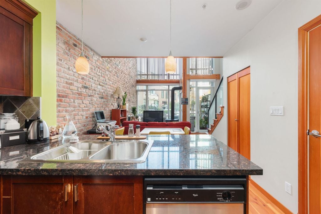 10 Renaissance Square, #104