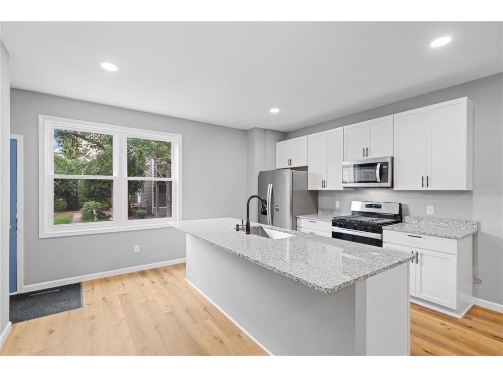 14 E 27th Street, Minneapolis, MN 55408