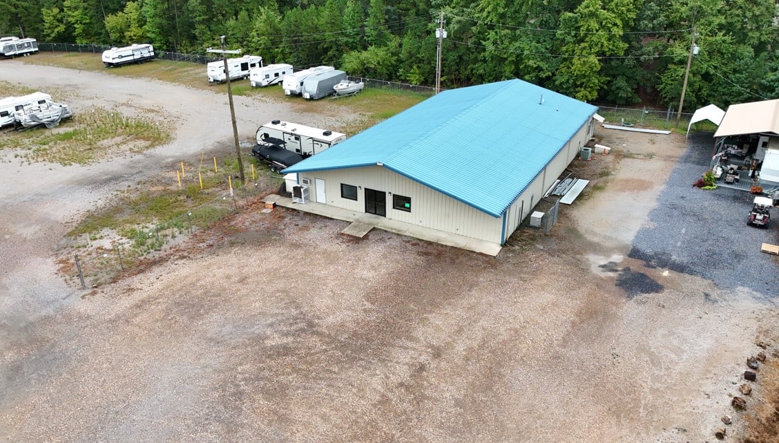 Lake Ouachita Commercial Building