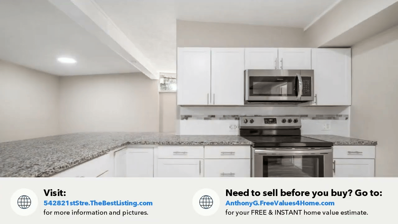 5428 21st Street, Bradenton, FL Presented by Granato/LaMonica Team.