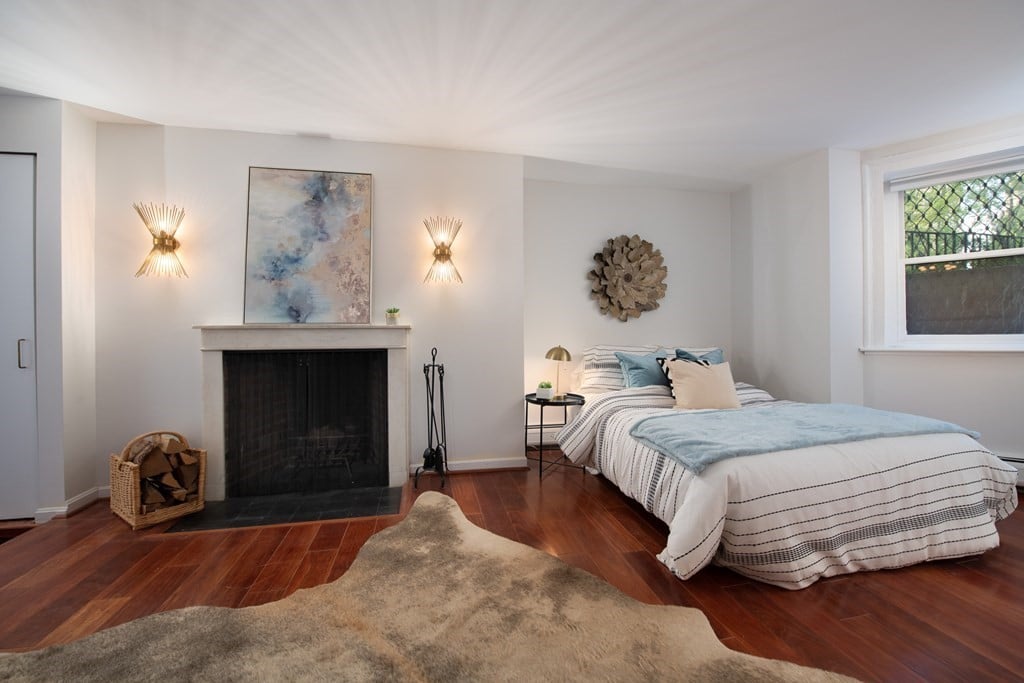40 Commonwealth Ave D