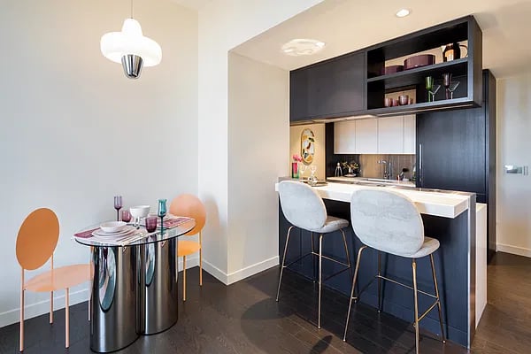 252 South Street Unit: 8J