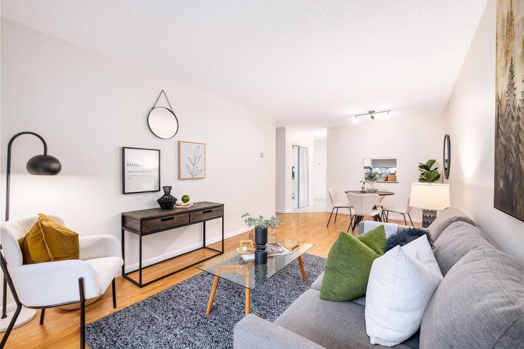 140 E 4th St, #315