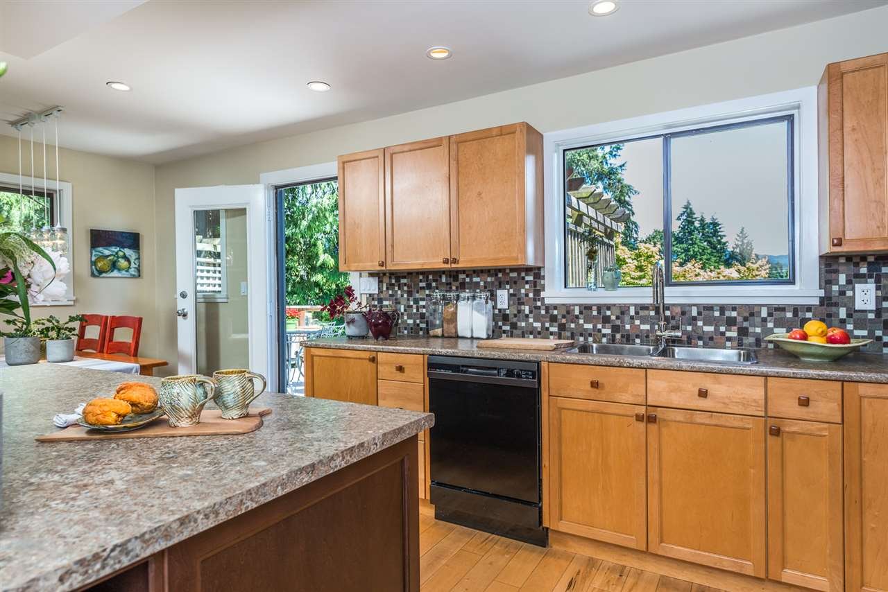 1196 Deep Cove Rd