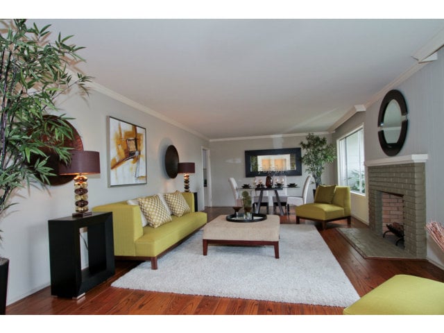 25 La Loma Drive
