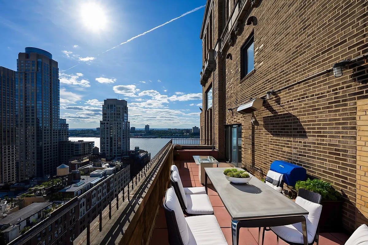 263 W END Avenue PH22