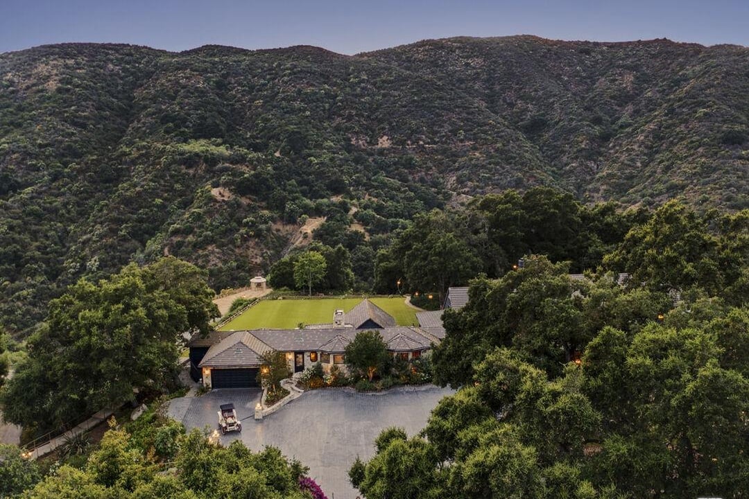 3100 Mandeville Canyon Rd