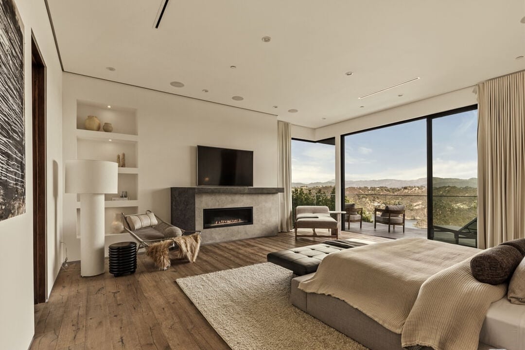 Aria Vista, Stradella Rd, 90077