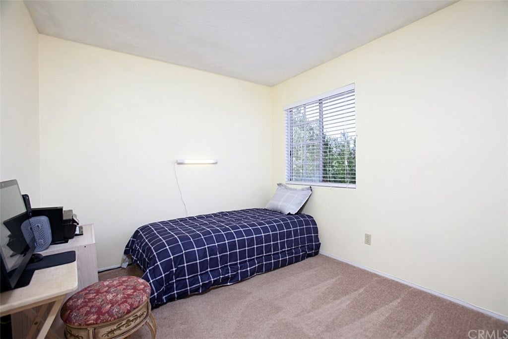 1710 S Mammoth Pl