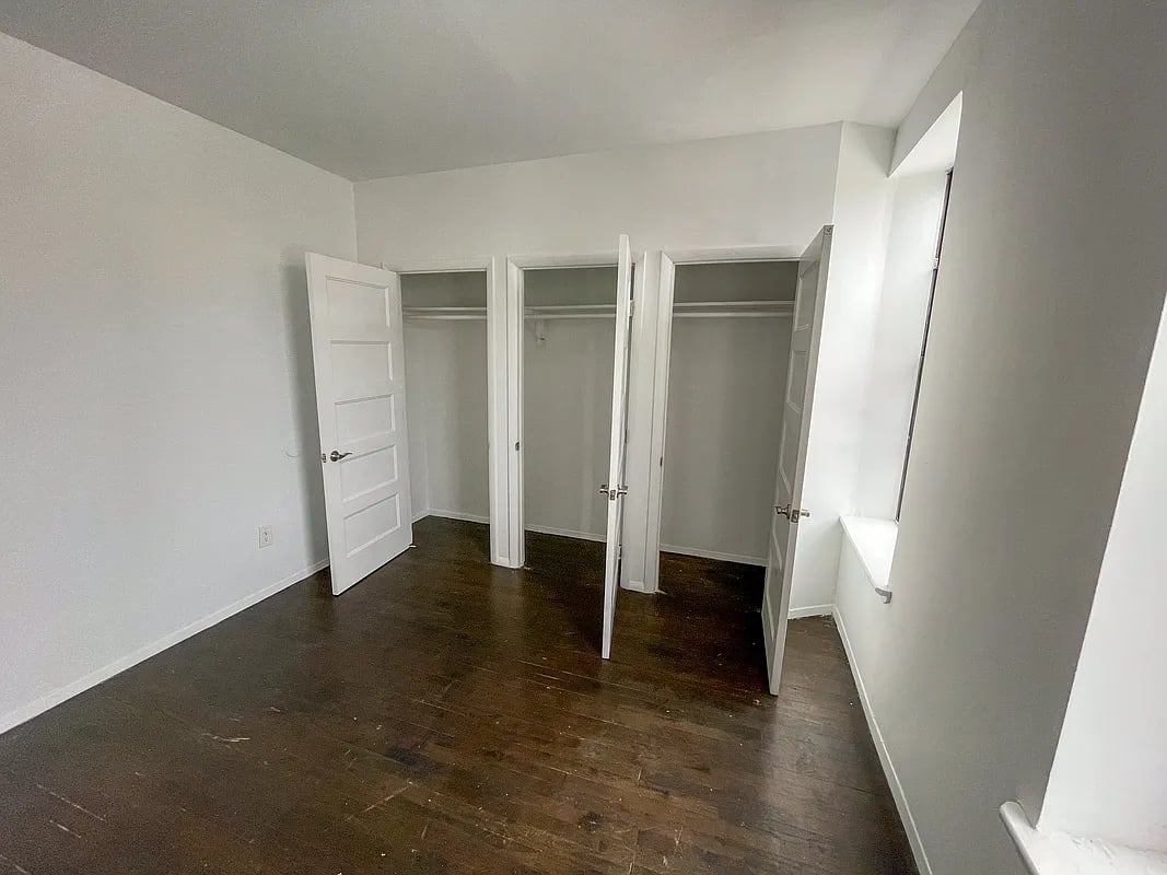 927 Putnam Ave 4R