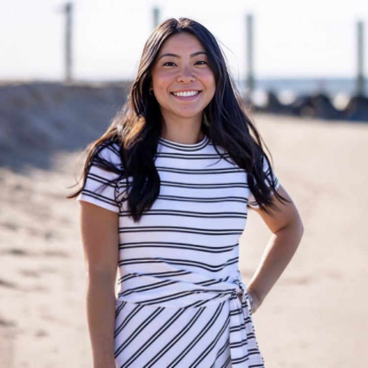Mei Wang Virginia Beach, VA Real Estate Agent Headshot