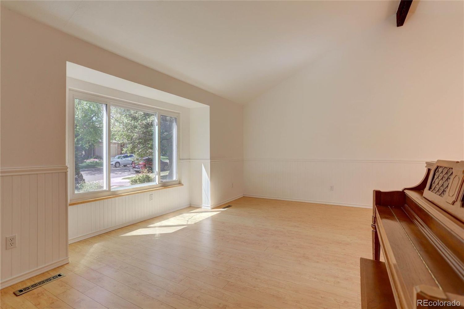 8129 W Fremont Ave