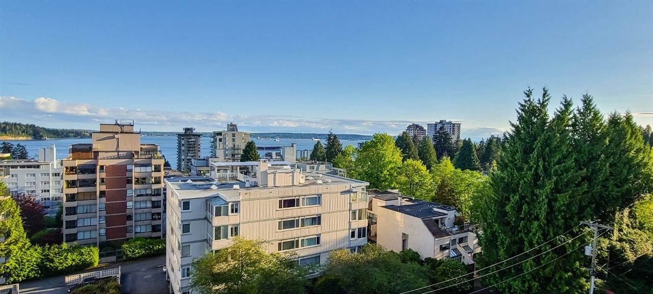 1745 Esquimalt Ave, #804