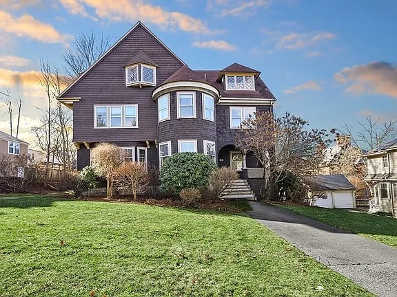 55 Hillside Ave