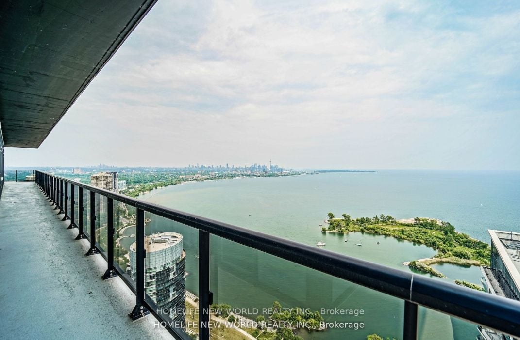 RARE PENTHOUSE OPPORTUNITY IN MIMICO