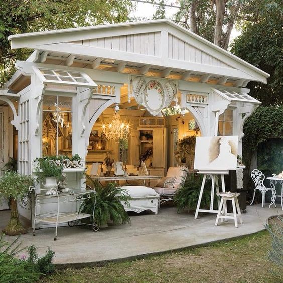 The She Shed: The Ultimate Backyard Retreat