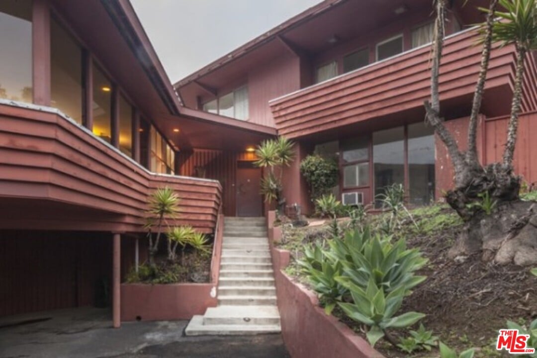 11492 Thurston Cir