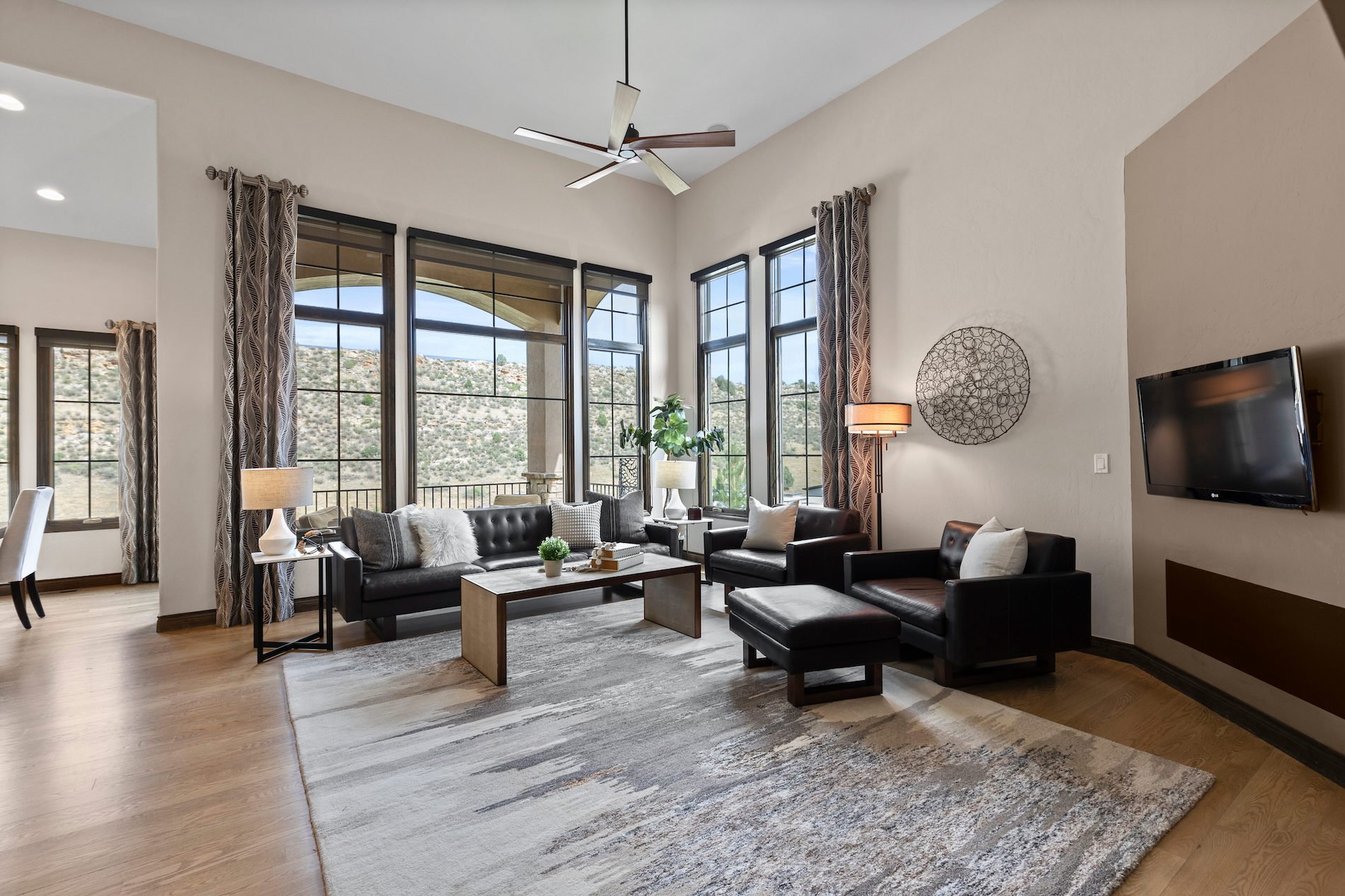 8122 Raphael Lane