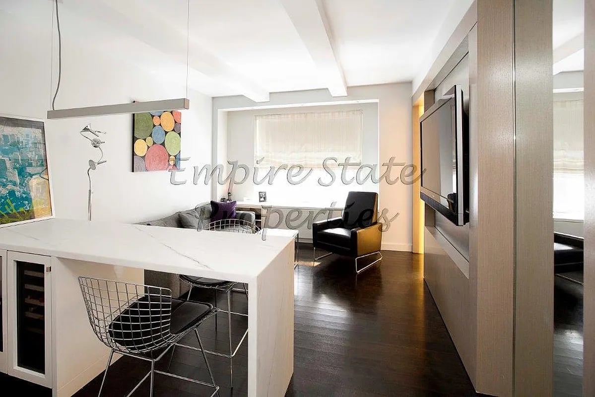 150 W 51st Street #1033