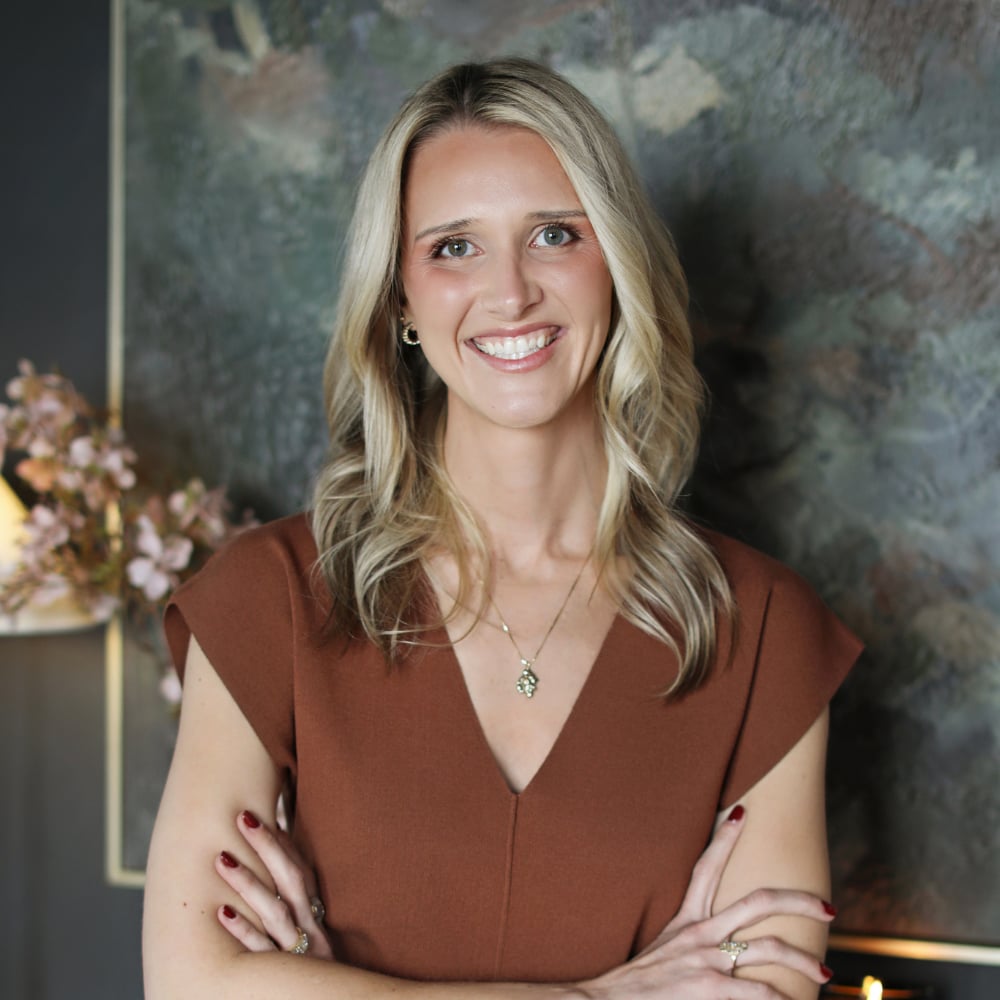 Ivey Scott Johnson City, TN Real Estate Agent Headshot
