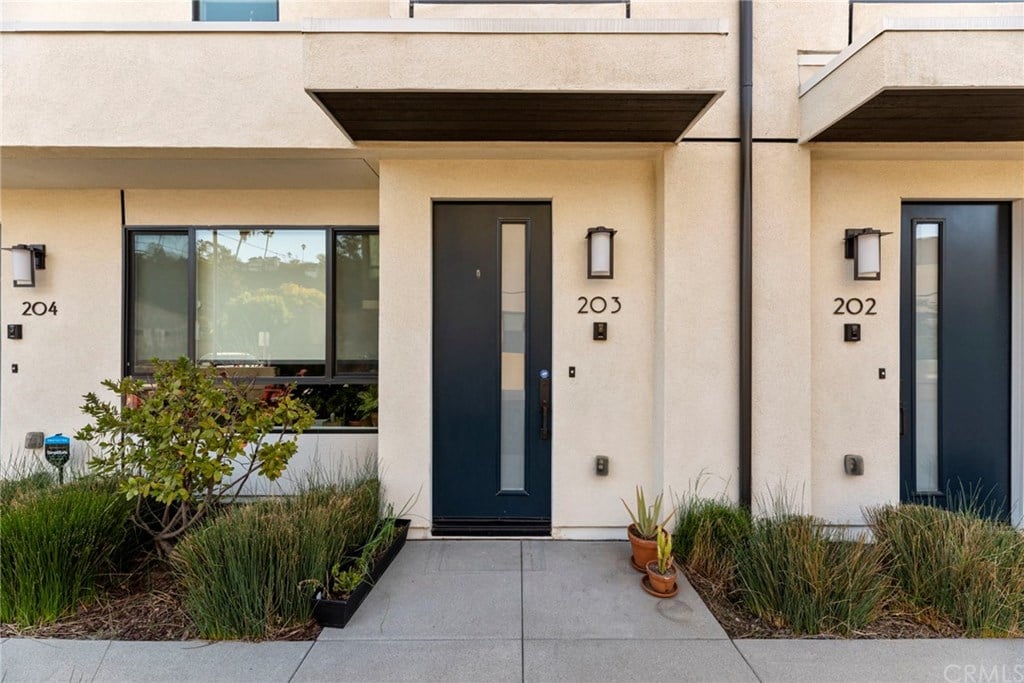 118 S Avenue 50, Unit 203