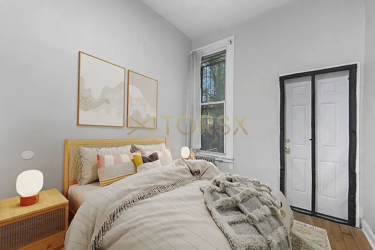 350 Melrose Street 1R