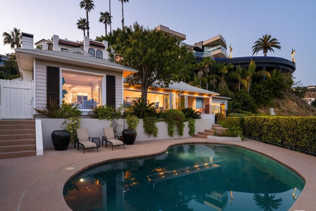 Sierra Mar Dr, 90069