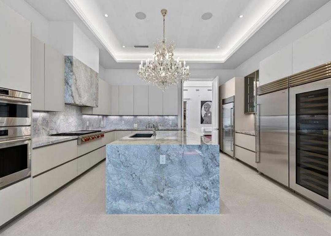 4013 Country Club Ln