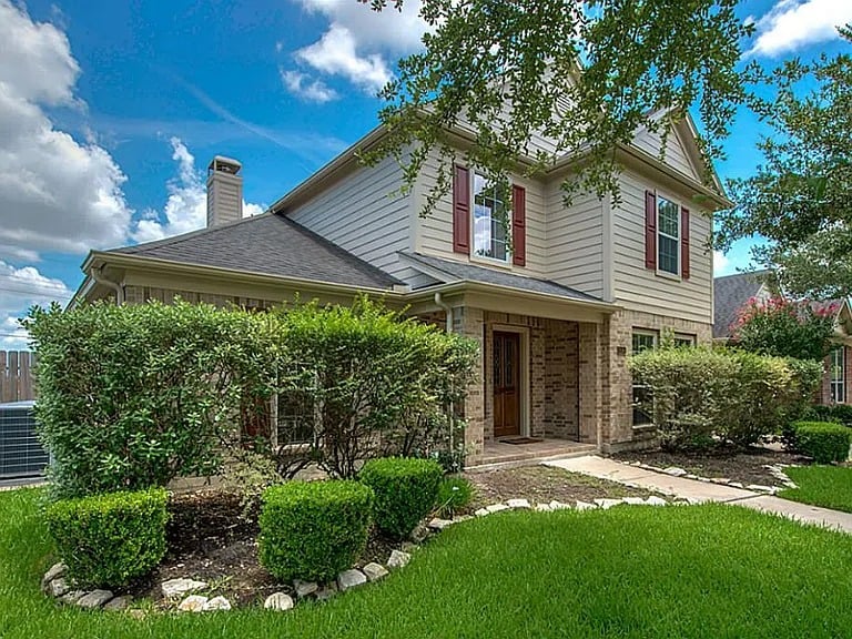 1514 Rogers Lake Ln
