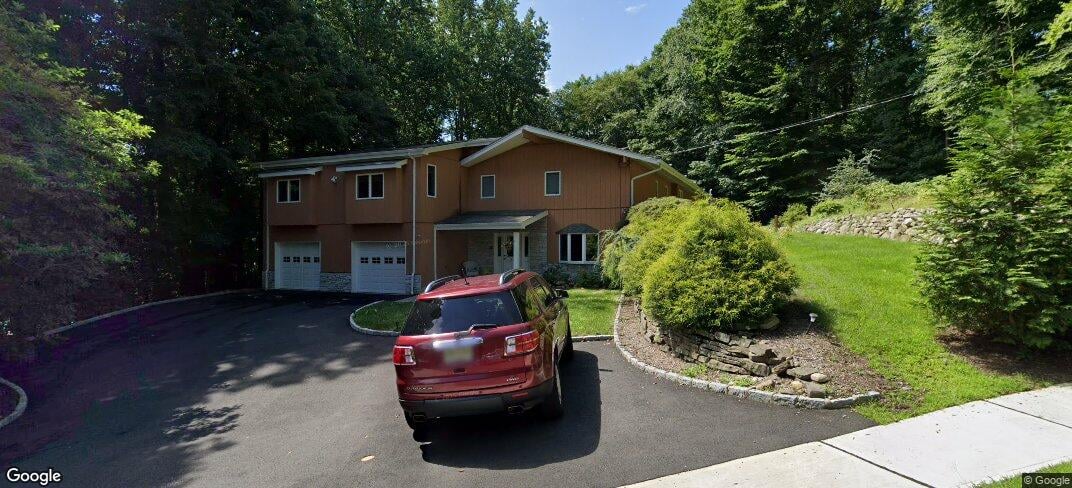 42 Woodland Rd