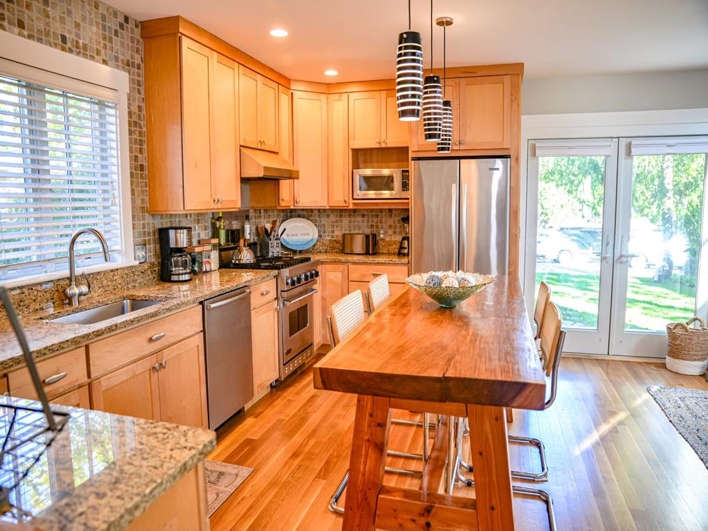 12 Pocasset Ave