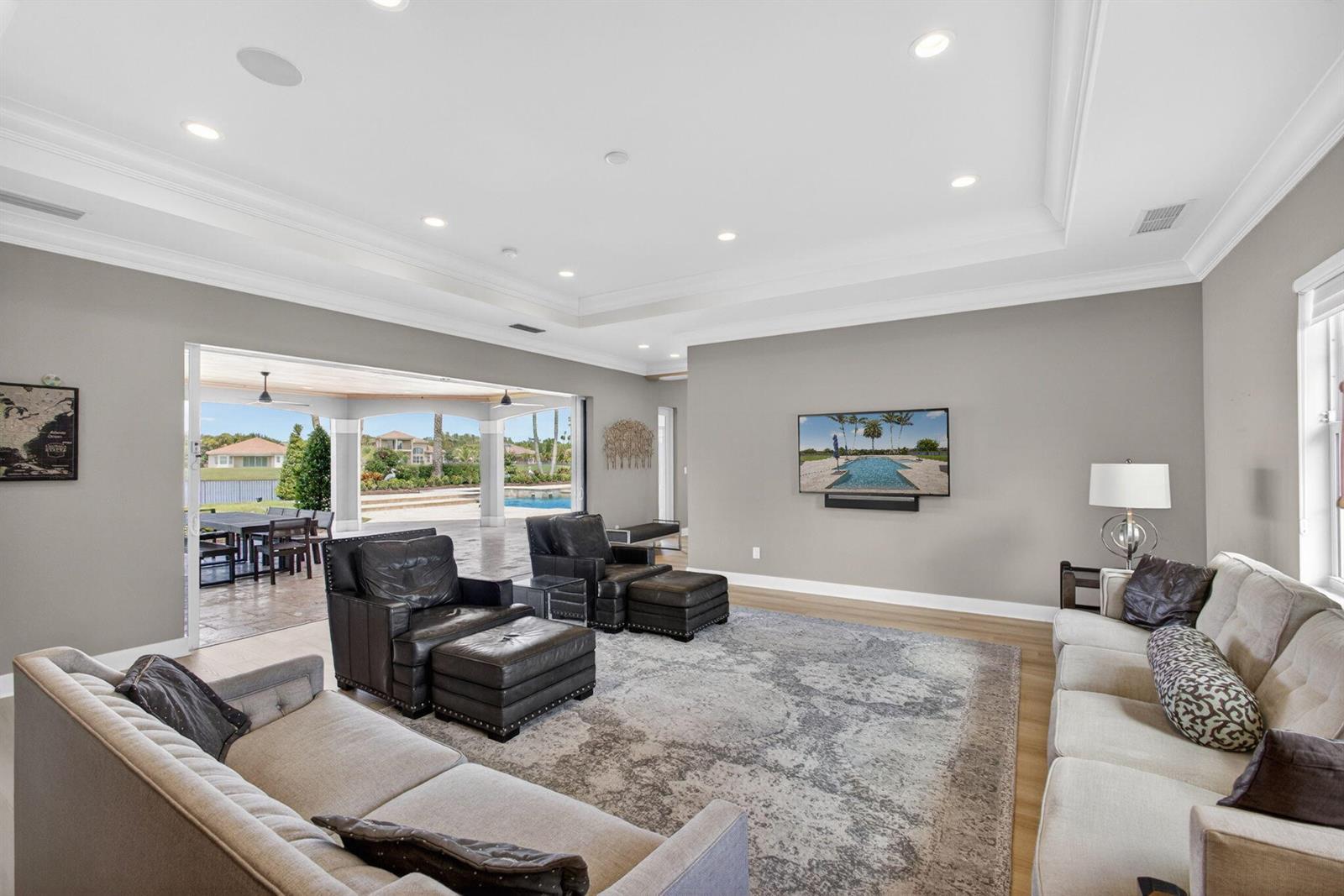 11135 Lynwood Palm Way