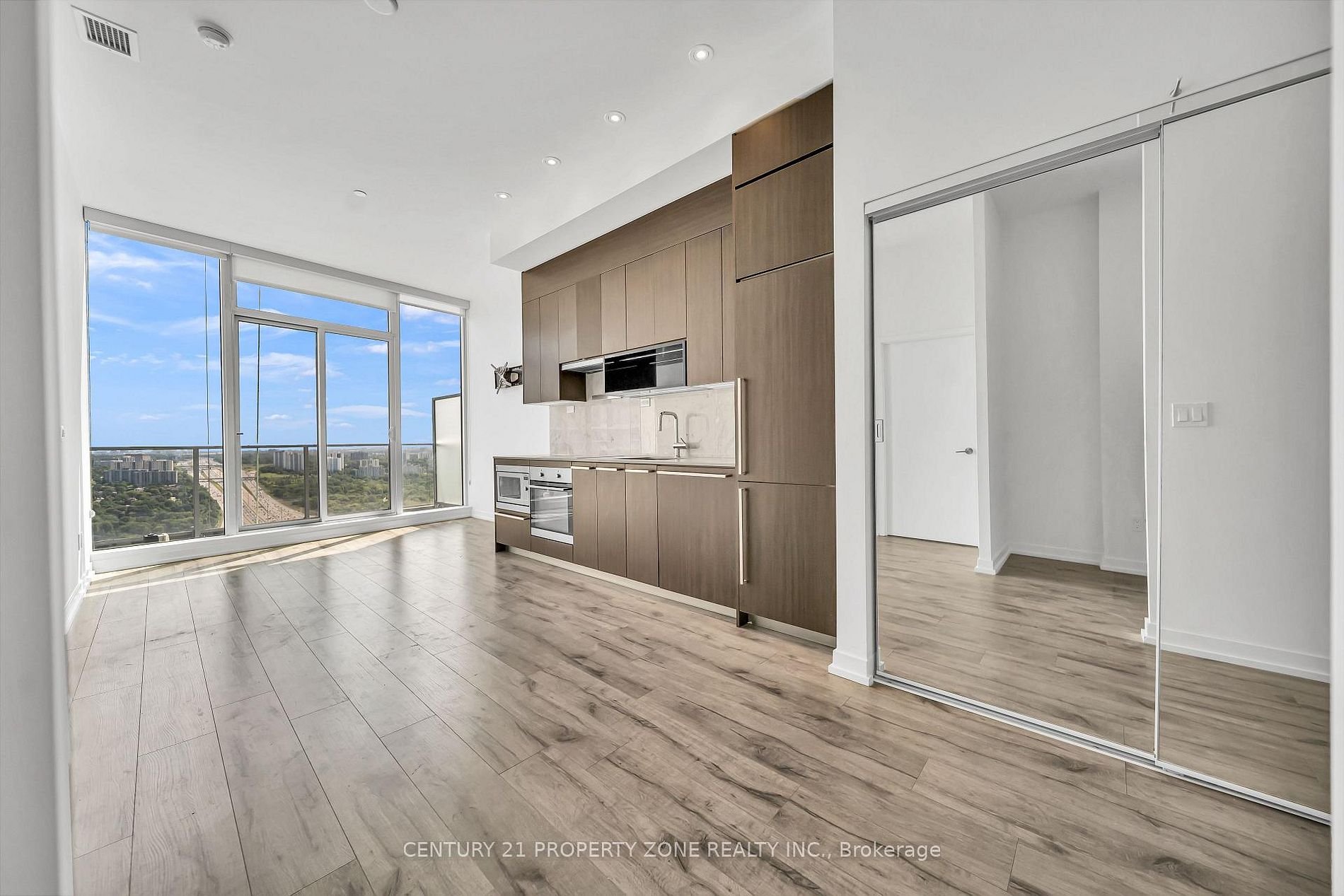 PERFECT SUITE FOR PENTHOUSE LIVING