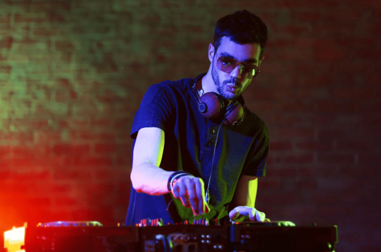 DJ Vladi @ The Red Bar