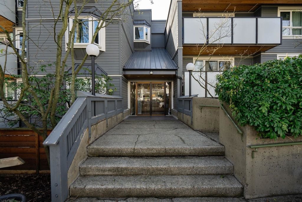 2328 Oxford St, #204