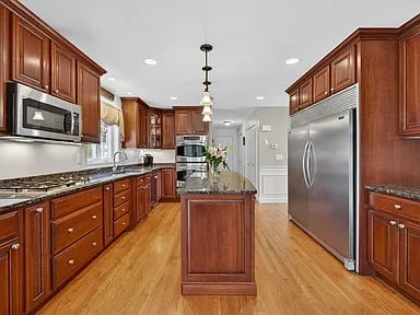 5 Cobblestone Rd