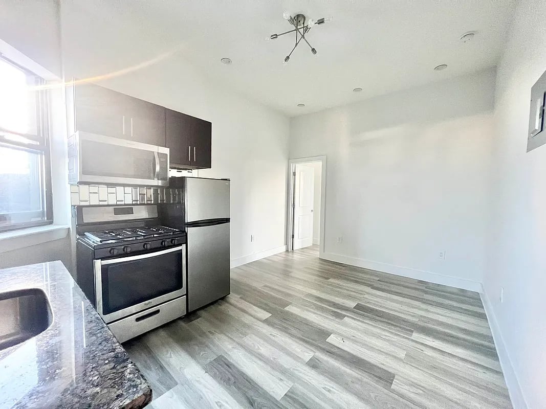 637 Saint Marks Avenue #3B