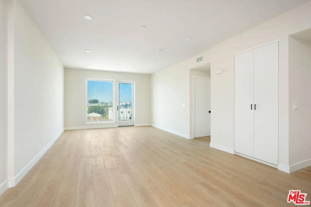 5320 Cartwright Ave Ph 508