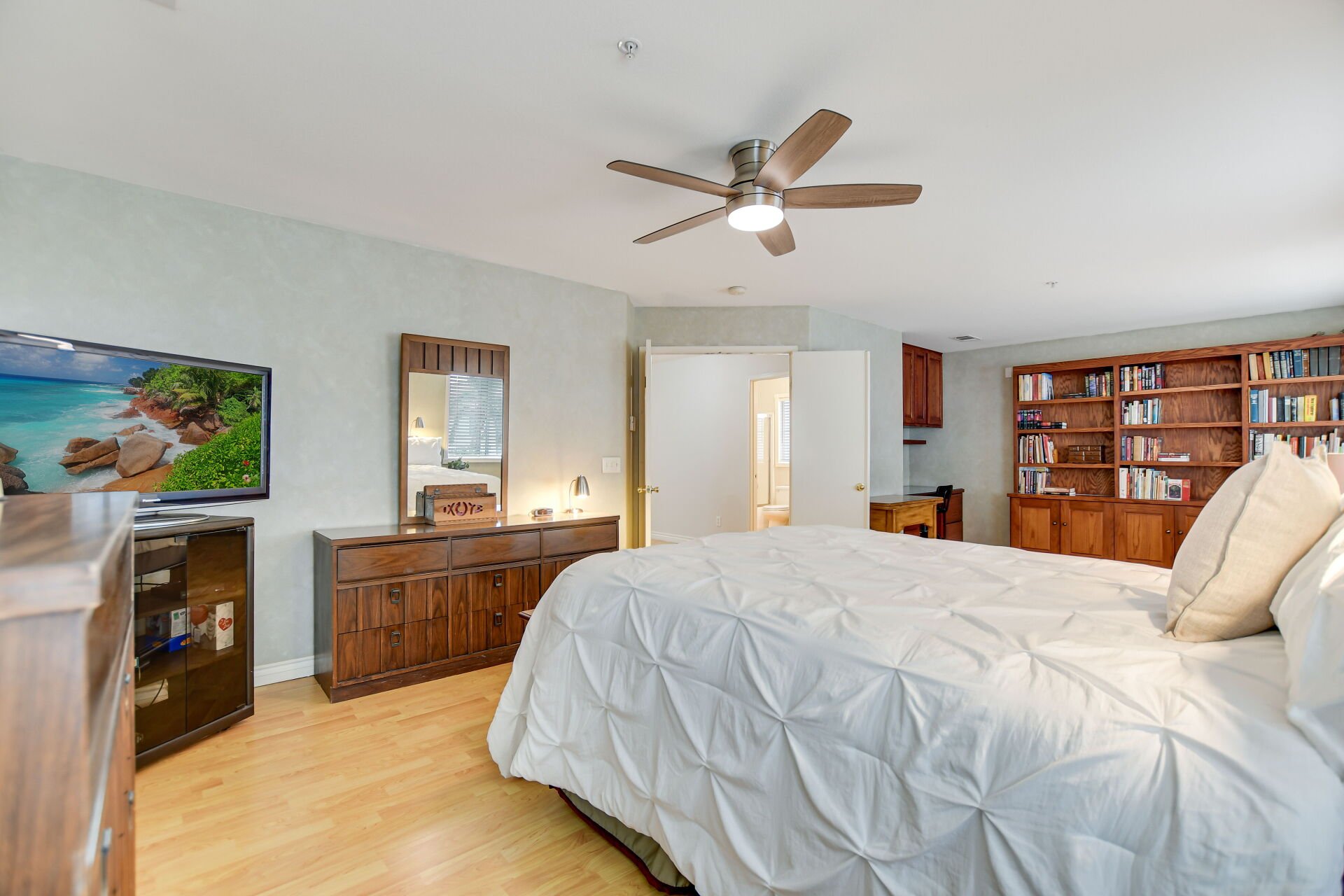 5744 Tamarisk Way