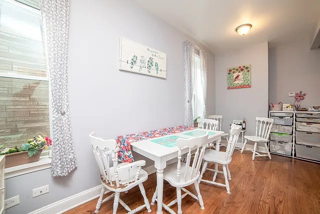 1022 W 31st Pl