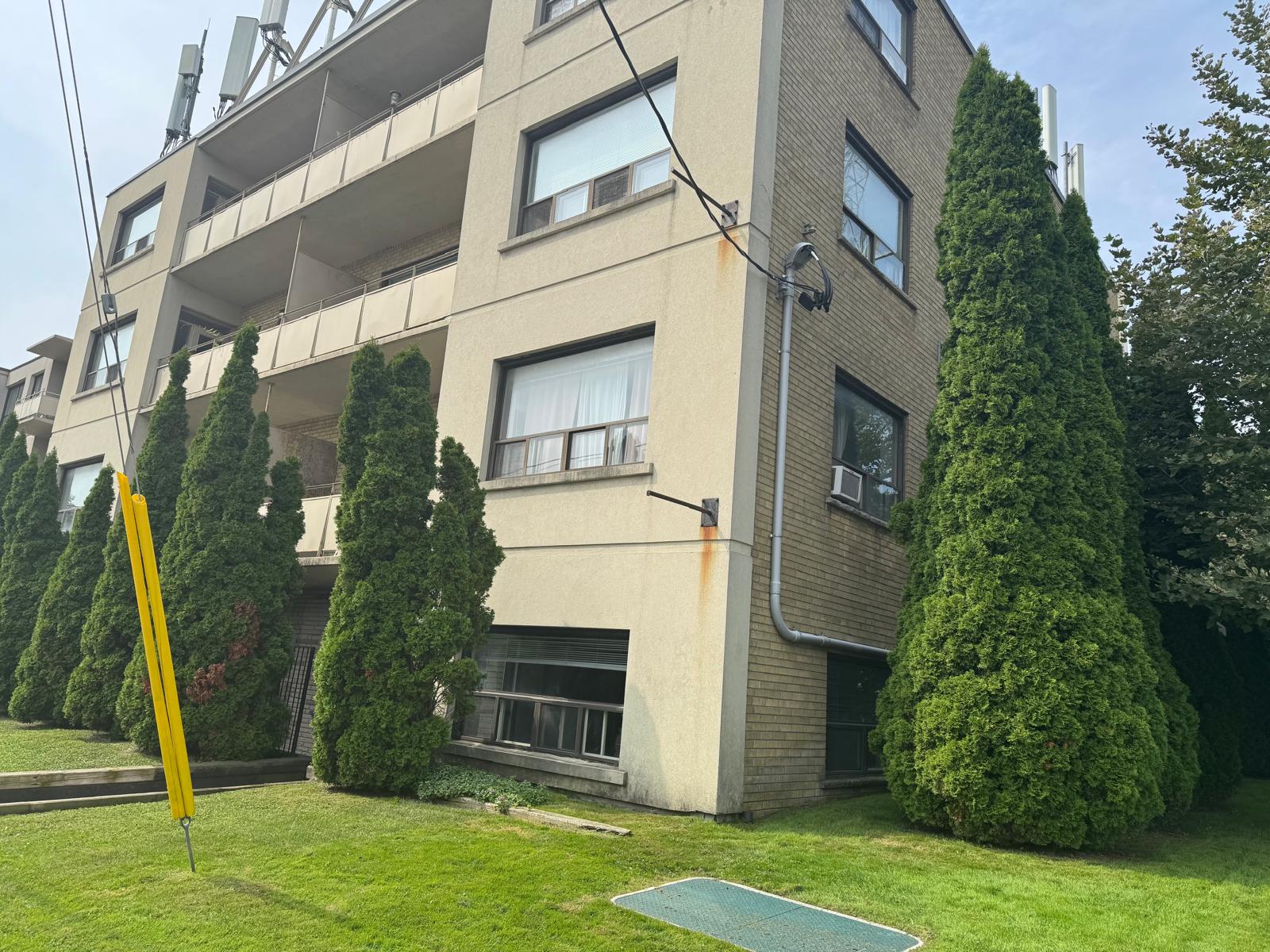 1112 Avenue Road 102